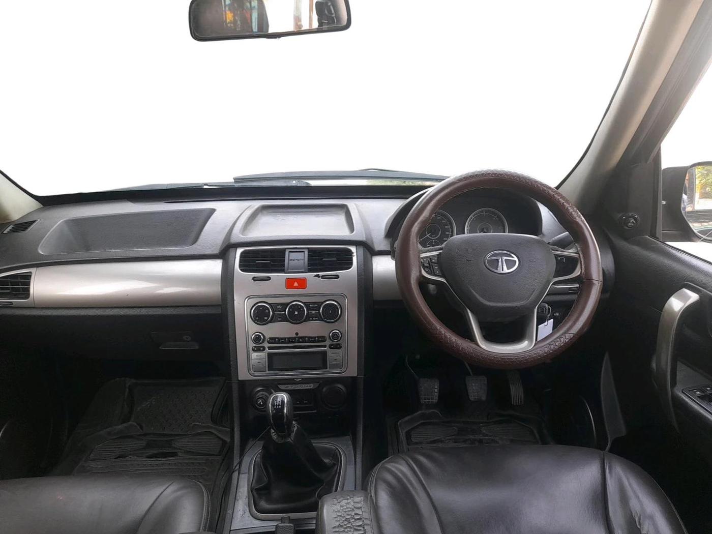 2016 Tata Safari Storme 2.2 EX 4X2, Diesel, Manual, 2,17,350 km, interior