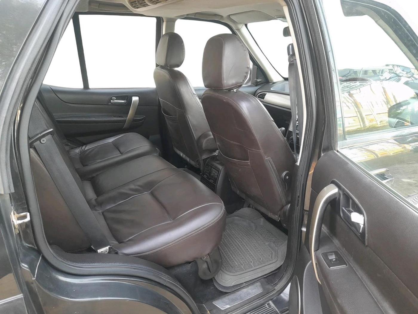 2016 Tata Safari Storme 2.2 EX 4X2, Diesel, Manual, 2,17,350 km, interior