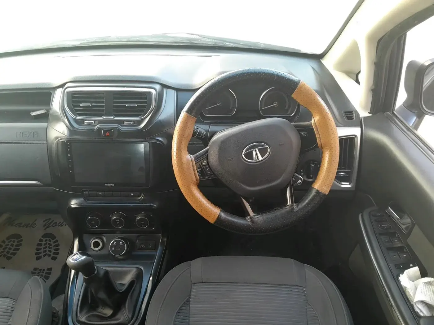 2017 Tata Hexa XM 4X2 7 STR, Diesel, Manual, 1,39,960 km, interior