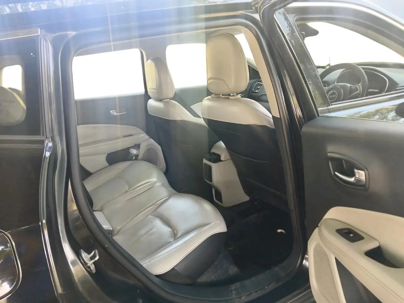 2018 Jeep Compass LIMITED (O) 2.0 DIESEL 4X4, Diesel, Manual, 2,19,214 km, interior