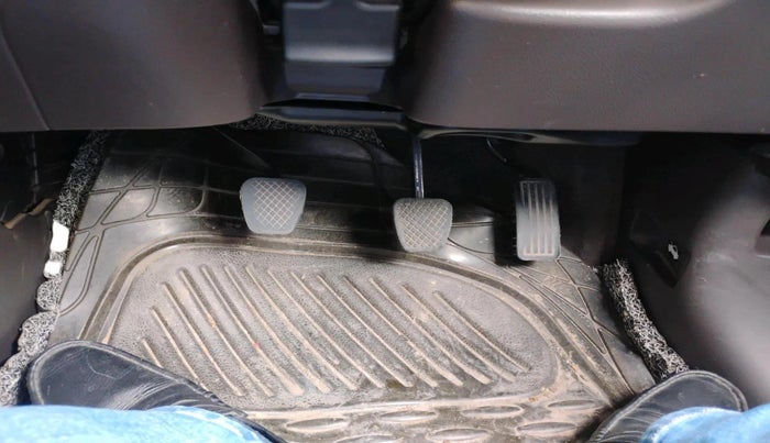 2014 Honda CRV 2.0L 2WD MT, Petrol, Manual, 3,20,923 km, interior