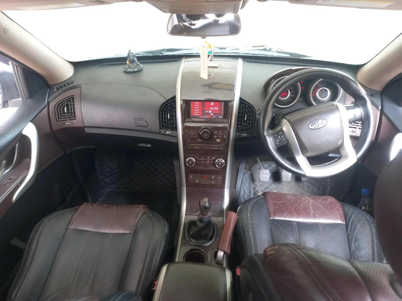2012 Mahindra XUV500 W8, Diesel, Manual, 1,18,679 km, interior