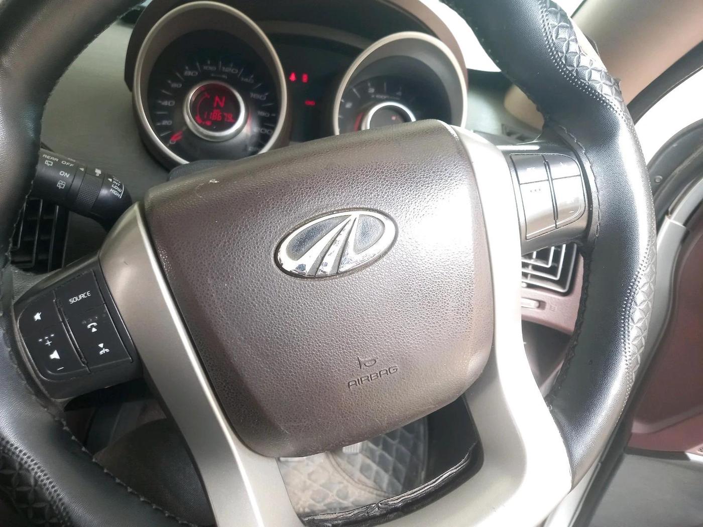 2012 Mahindra XUV500 W8, Diesel, Manual, 1,18,679 km, interior