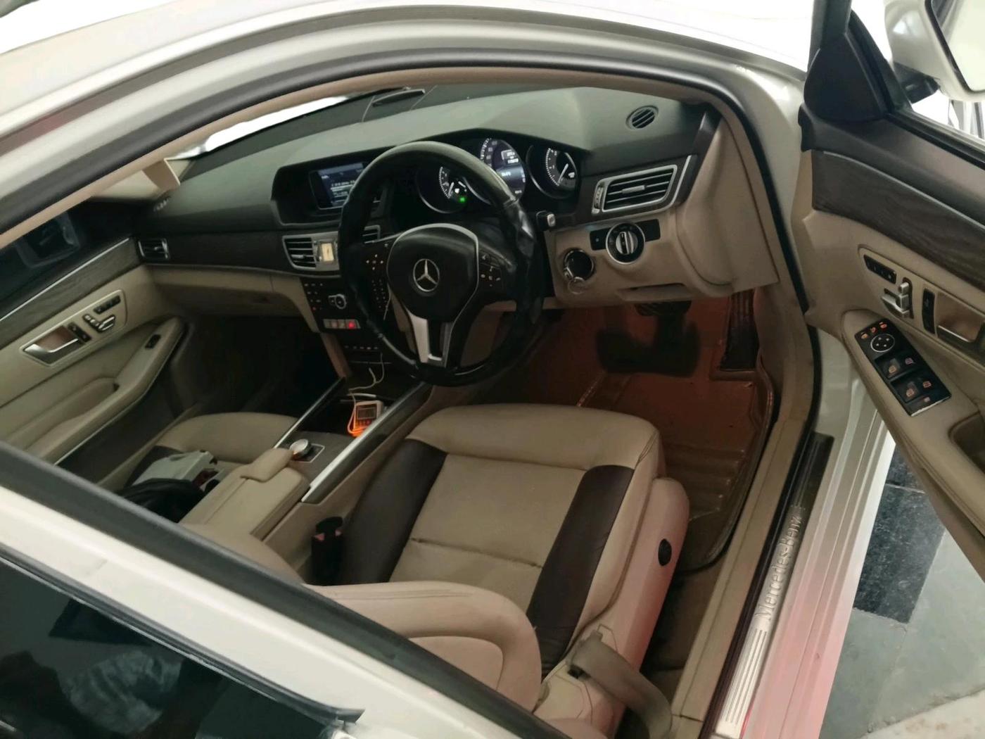 2014 Mercedes Benz E Class E 250 CDI AVANTGARDE, Diesel, Automatic, 1,15,418 km, interior
