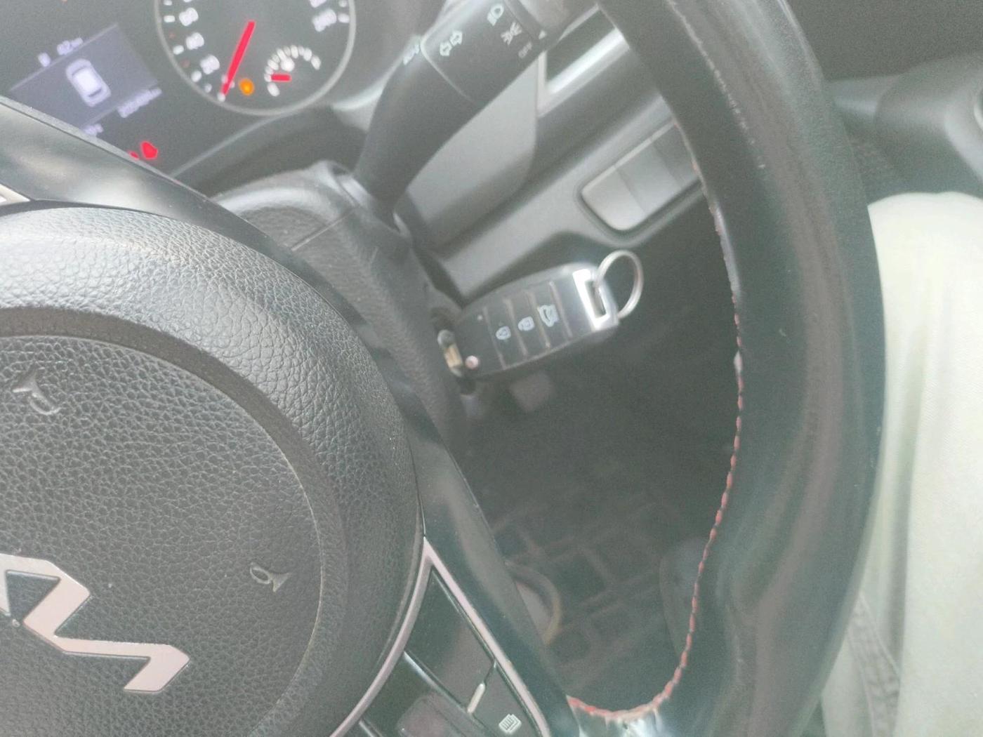 2022 KIA SELTOS HTE 1.5 DIESEL, Diesel, Manual, 2,05,484 km, interior