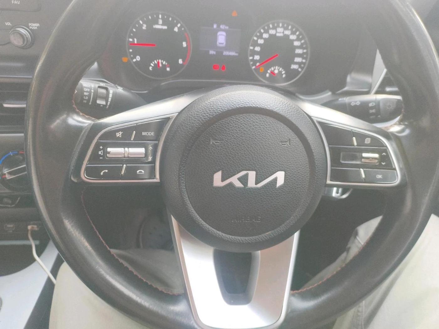 2022 KIA SELTOS HTE 1.5 DIESEL, Diesel, Manual, 2,05,484 km, interior