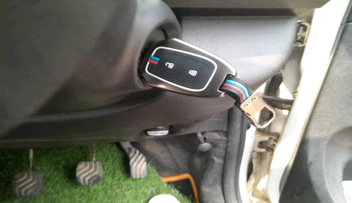 2018 Renault Kwid RXT 1.0 (O), Petrol, Manual, 88,594 km, interior