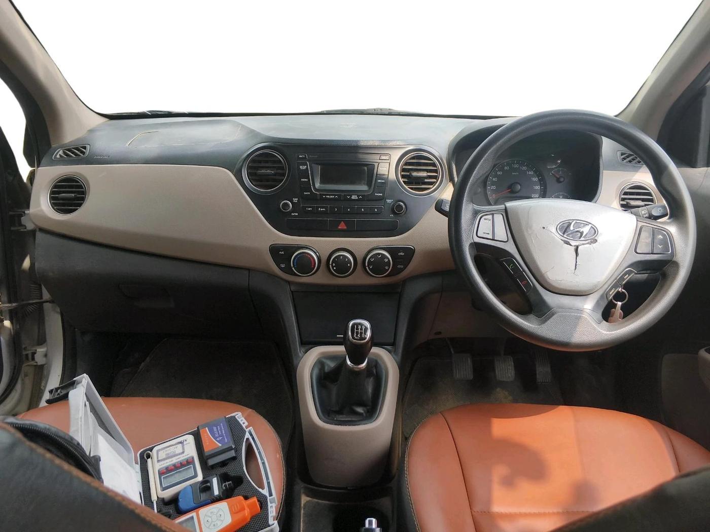 2017 Hyundai Xcent S 1.2, Petrol, Manual, 1,11,861 km, interior