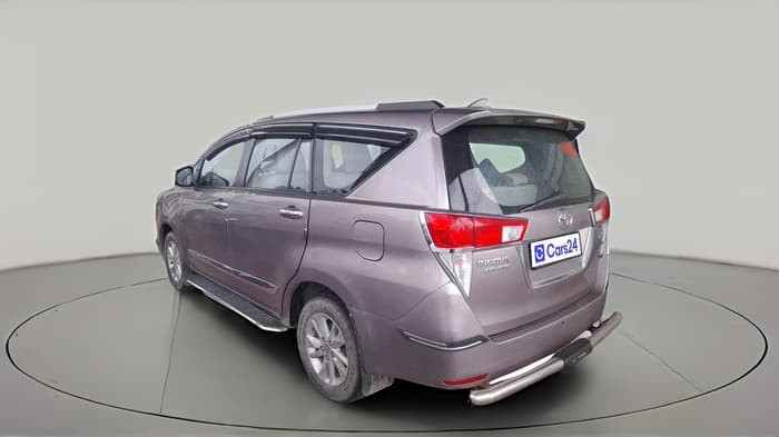 2016 Toyota Innova Crysta 2.4 G 8 STR, Diesel, Manual, 1,76,812 km, exterior