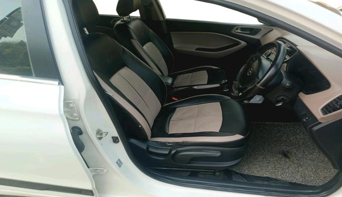 2016 Hyundai Elite i20 SPORTZ 1.4 CRDI, Diesel, Manual, 1,07,863 km, interior