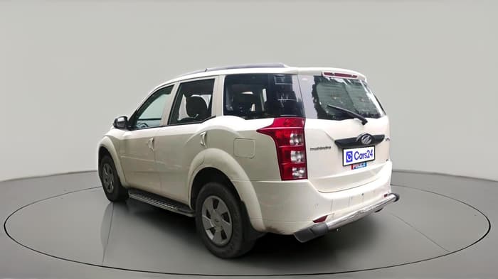 2016 Mahindra XUV500 W4 1.99, Diesel, Manual, 1,03,712 km, exterior