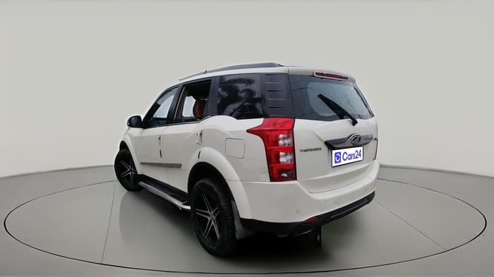 2017 Mahindra XUV500 W10, Diesel, Manual, 1,53,310 km, exterior