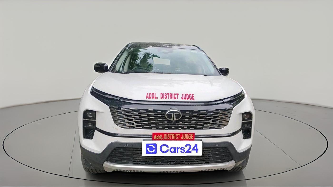2025 Tata Safari ACCOMPLISHED PLUS 6 STR DUAL TONE AT, Diesel, Automatic, 12,604 km, exterior