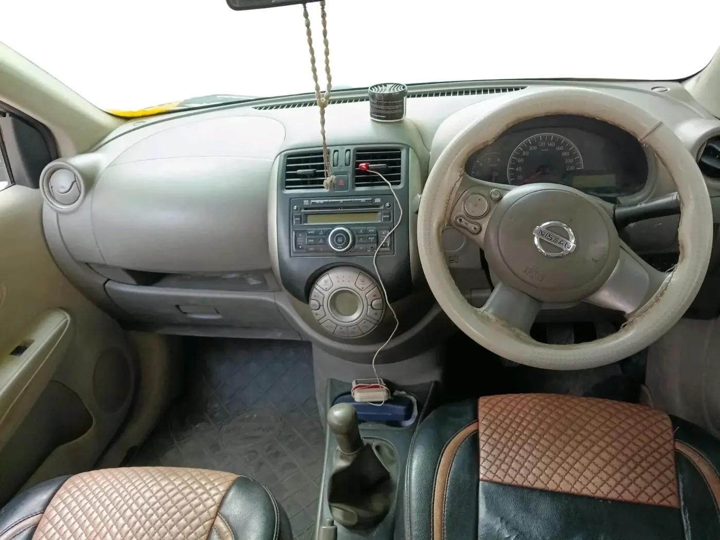 2013 Nissan Sunny XL DIESEL, Diesel, Manual, 1,59,309 km, interior