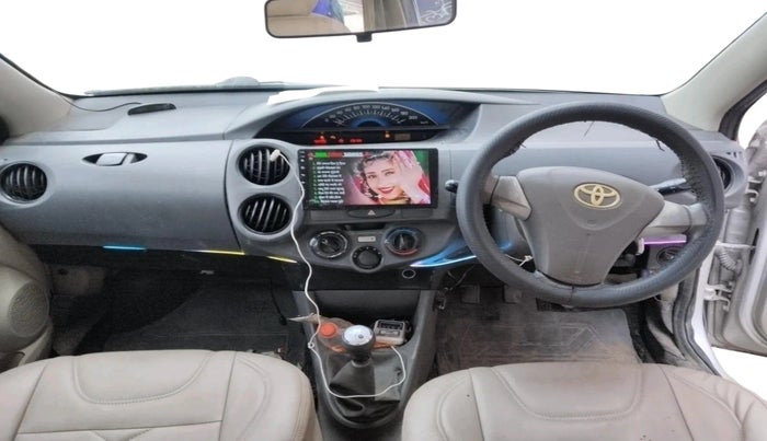 2013 Toyota Etios Liva G, CNG, Manual, 45,585 km, interior