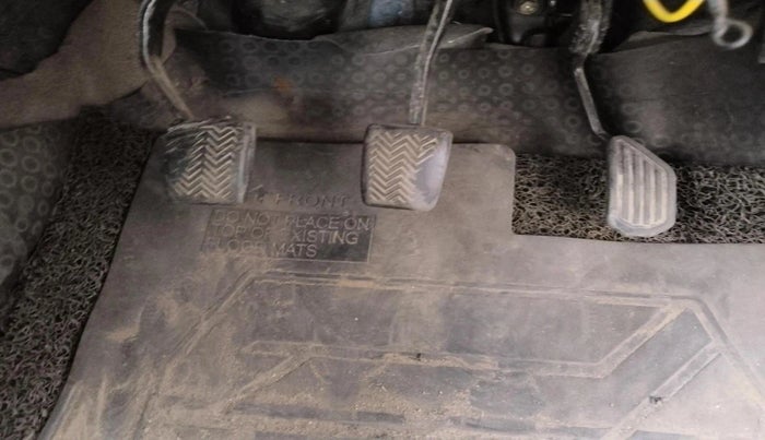 2013 Toyota Etios Liva G, CNG, Manual, 45,585 km, interior