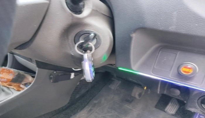 2013 Toyota Etios Liva G, CNG, Manual, 45,585 km, interior