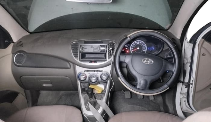 2014 Hyundai i10 MAGNA 1.1, Petrol, Manual, 33,102 km, interior