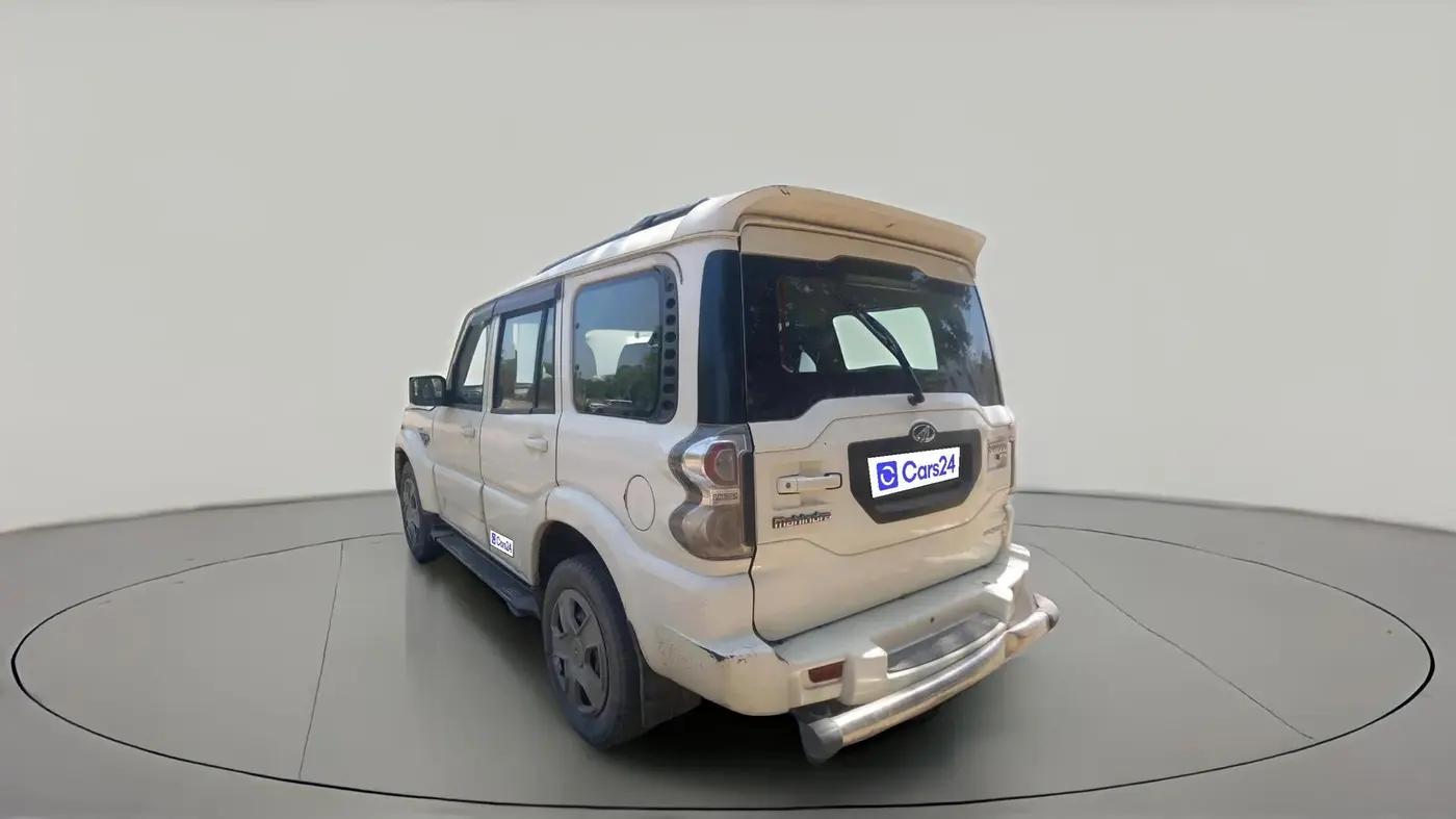 2016 Mahindra Scorpio S6 PLUS INTELLI-HYBRID, Diesel, Manual, 1,04,428 km, exterior