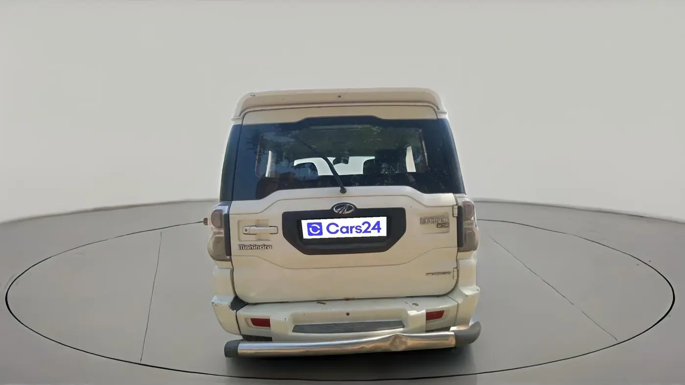 2016 Mahindra Scorpio S6 PLUS INTELLI-HYBRID, Diesel, Manual, 1,04,428 km, exterior