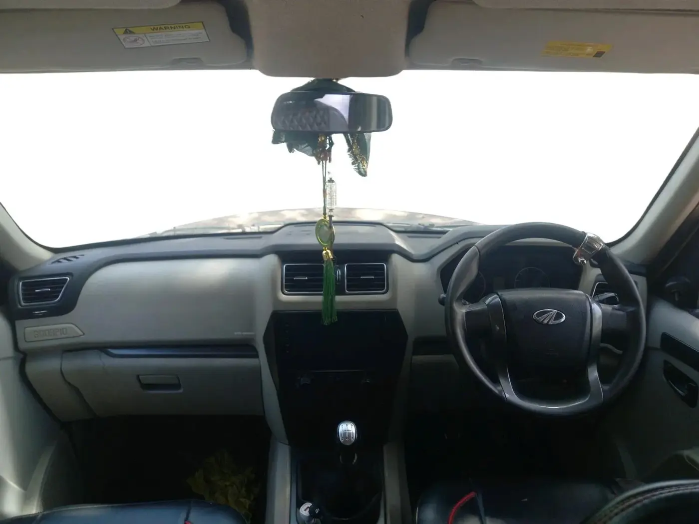 2016 Mahindra Scorpio S6 PLUS INTELLI-HYBRID, Diesel, Manual, 1,04,428 km, interior