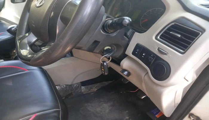 2016 Mahindra Scorpio S6 PLUS INTELLI-HYBRID, Diesel, Manual, 1,04,428 km, interior