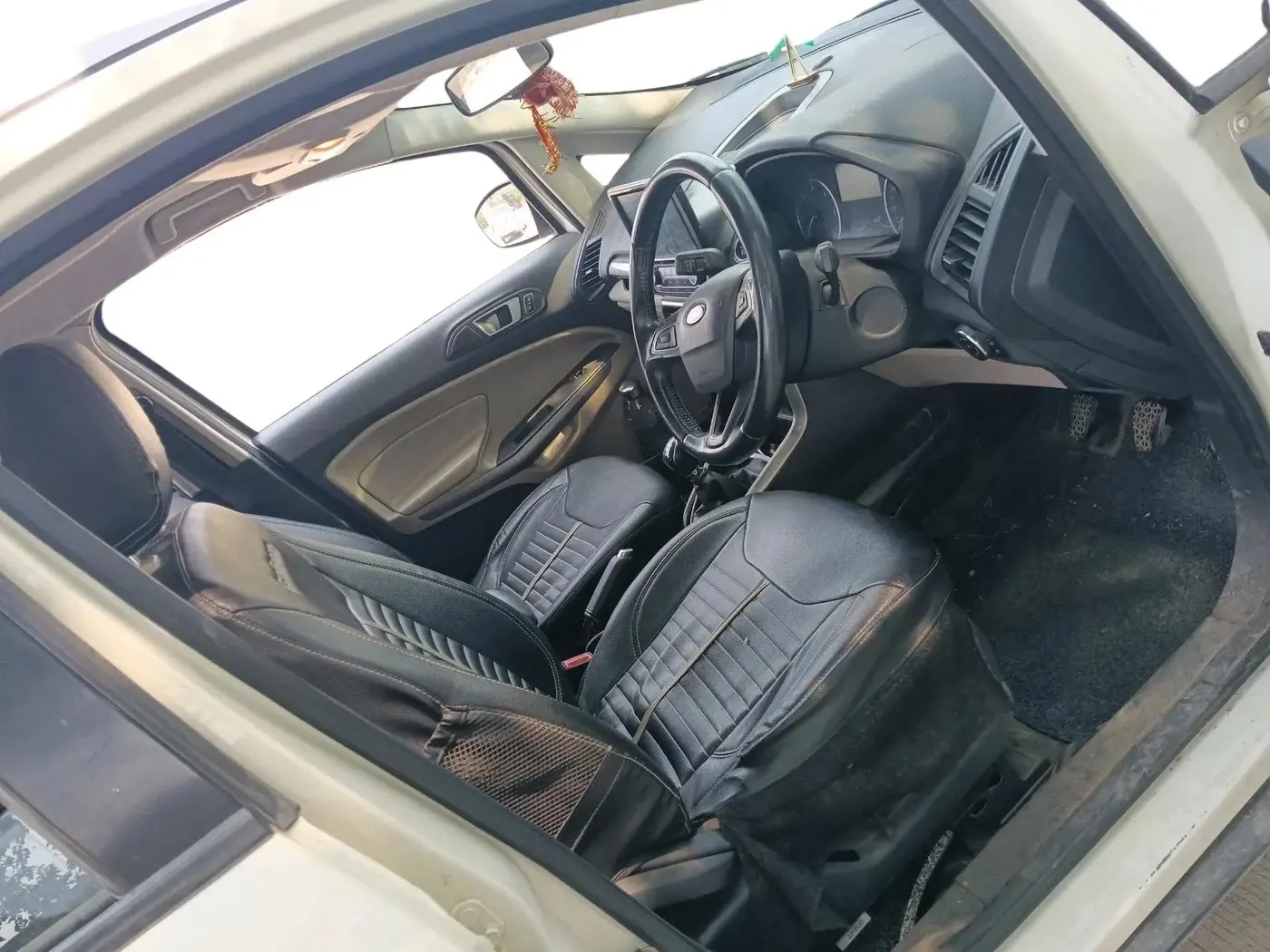 2020 Ford Ecosport TITANIUM 1.5L DIESEL, Diesel, Manual, 1,21,055 km, interior