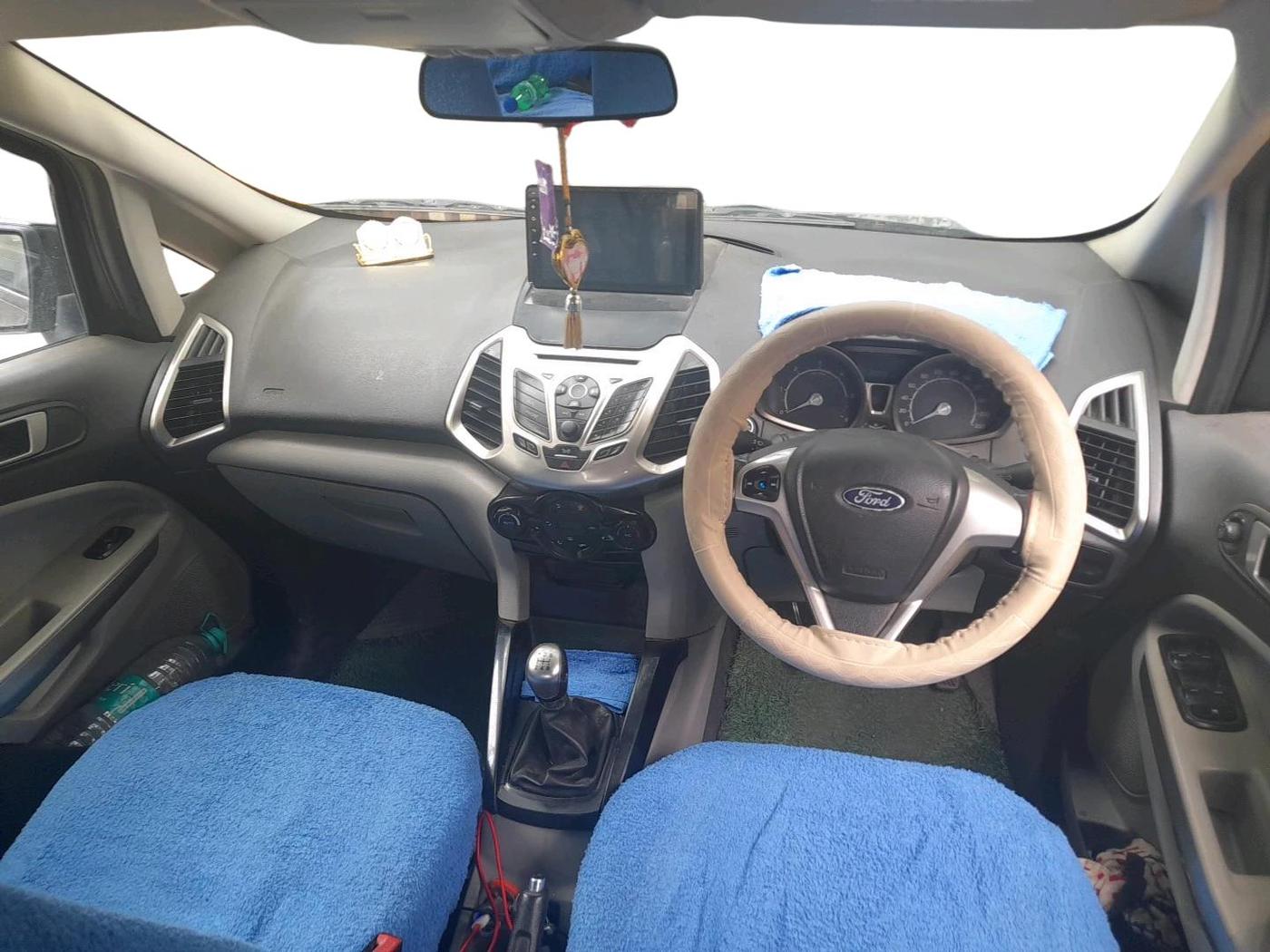 2017 Ford Ecosport TITANIUM 1.5L DIESEL, Diesel, Manual, 1,28,001 km, interior