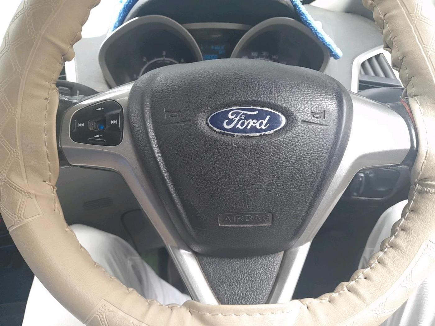 2017 Ford Ecosport TITANIUM 1.5L DIESEL, Diesel, Manual, 1,28,001 km, interior