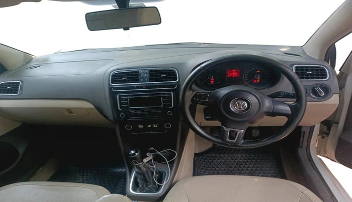 2013 Volkswagen Vento HIGHLINE DIESEL 1.6, Diesel, Manual, 2,34,503 km, interior