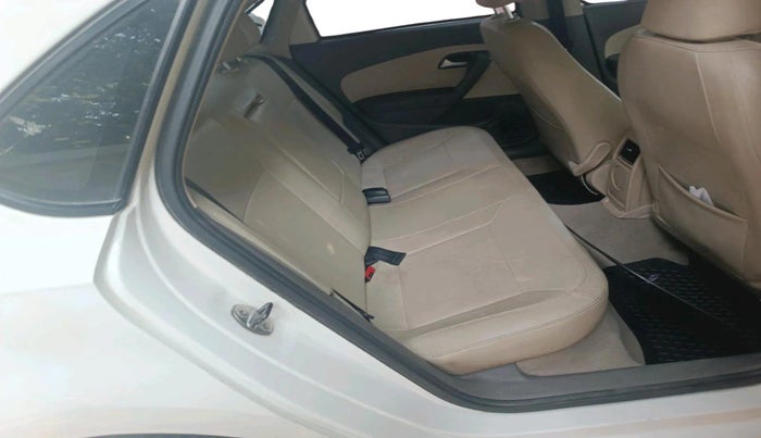 2013 Volkswagen Vento HIGHLINE DIESEL 1.6, Diesel, Manual, 2,34,503 km, interior