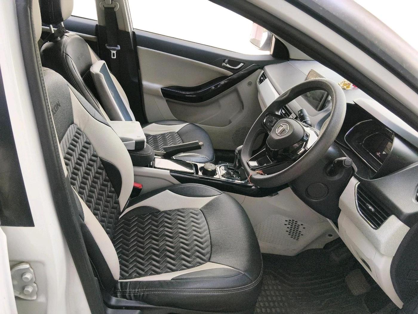 2022 Tata NEXON XZA PLUS PETROL, Petrol, Automatic, 17,983 km, interior