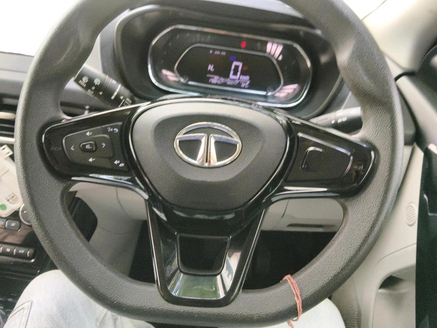 2022 Tata NEXON XZA PLUS PETROL, Petrol, Automatic, 17,983 km, interior