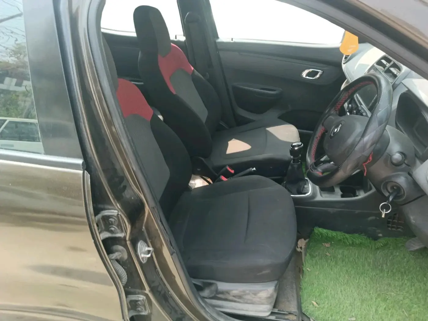 2019 Renault Kwid RXT 0.8 (O), Petrol, Manual, 87,449 km, interior