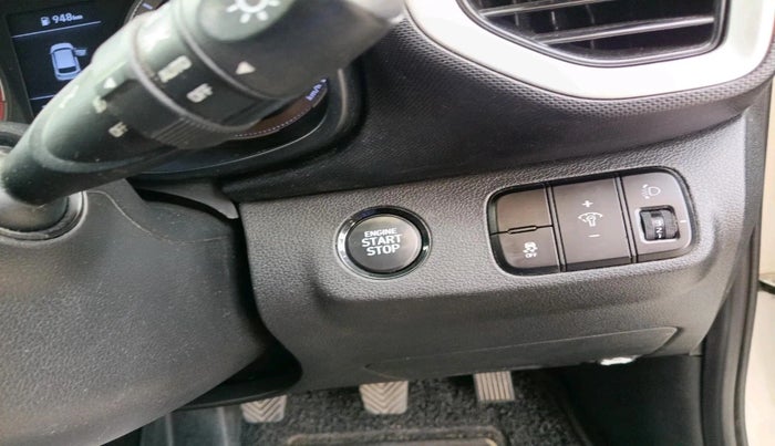 2022 Hyundai VENUE SX 1.5 (O) EXECUTIVE CRDI, Diesel, Manual, 72,324 km, interior