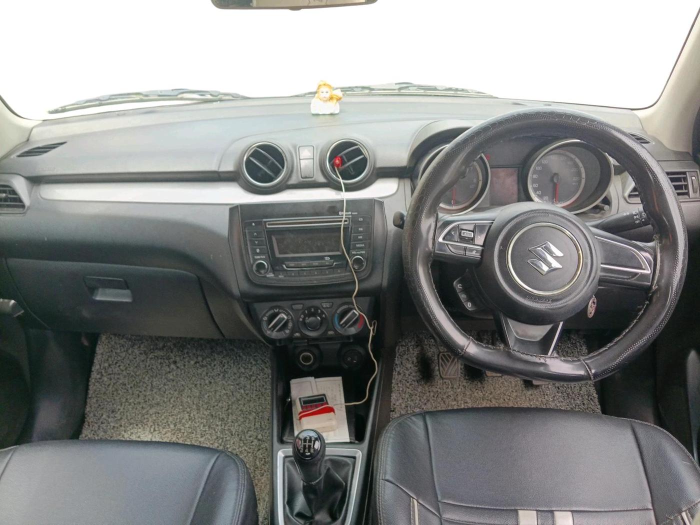 2018 Maruti Swift VXI, CNG, Manual, 2,76,447 km, interior