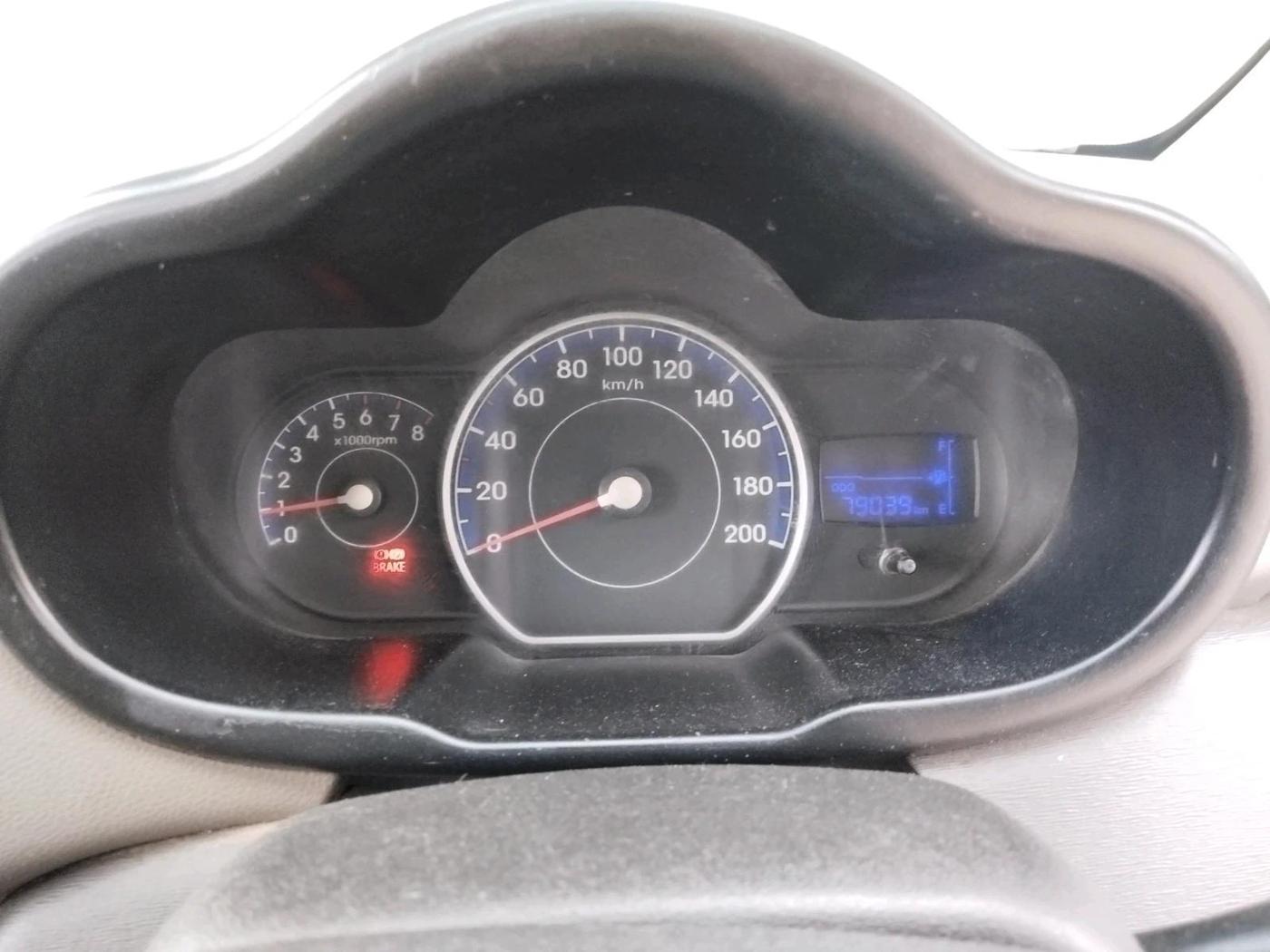 2015 Hyundai i10 SPORTZ 1.1, Petrol, Manual, 79,039 km, interior
