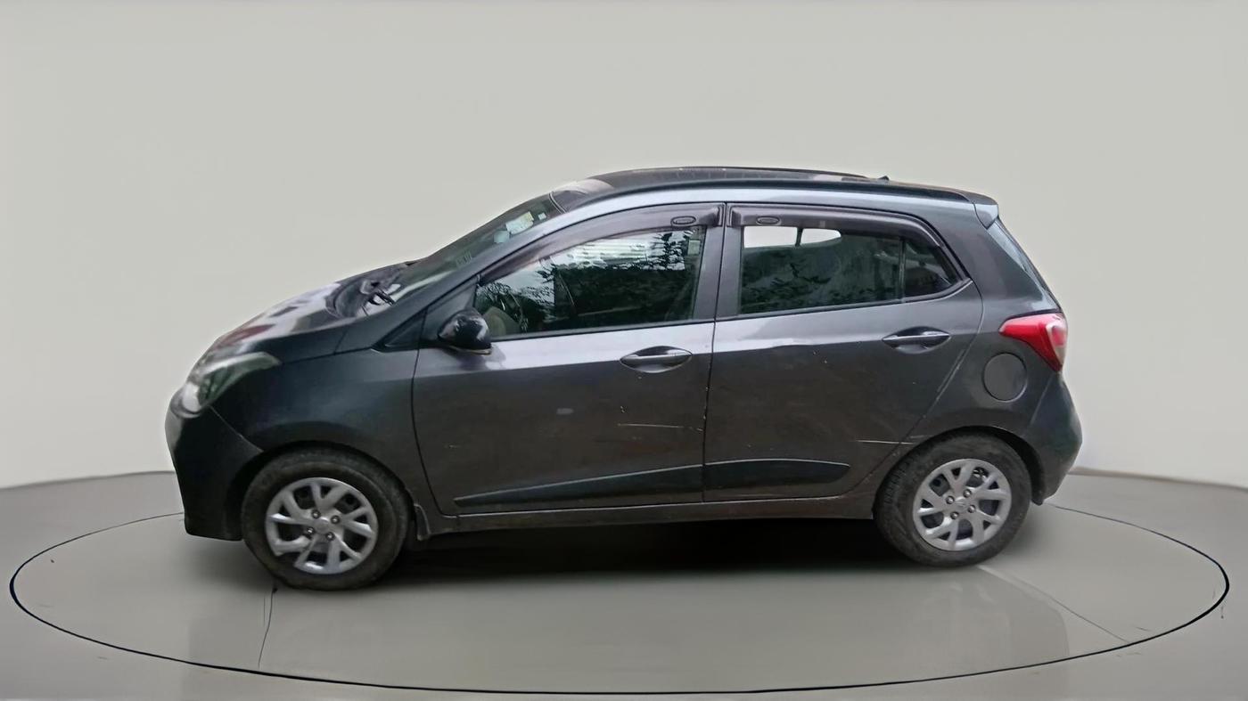 2017 Hyundai Grand i10 SPORTZ (O) 1.2 KAPPA VTVT, Petrol, Manual, 1,22,069 km, exterior