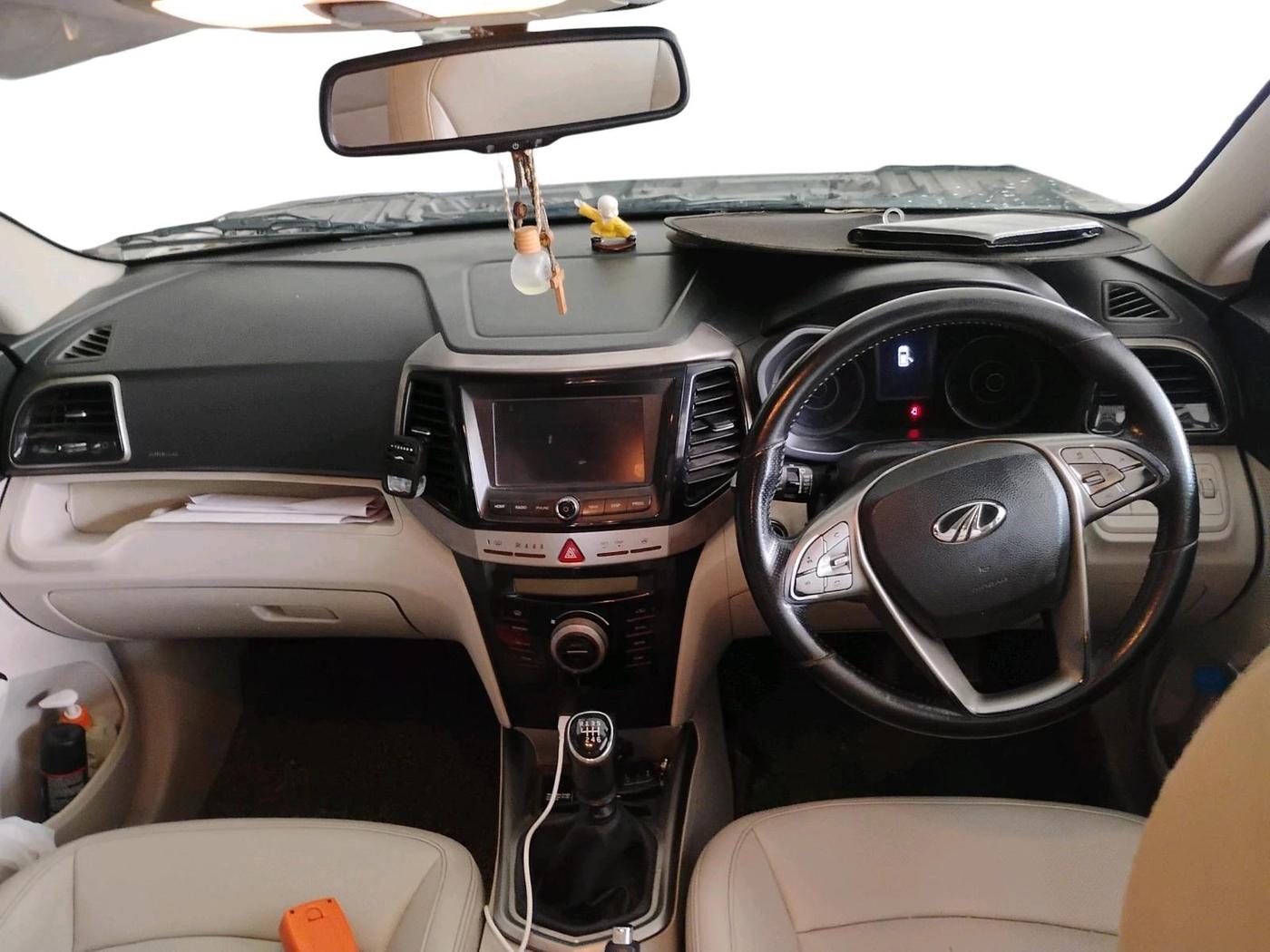 2019 Mahindra XUV300 W8 (O) 1.5 DIESEL, Diesel, Manual, 2,36,257 km, interior