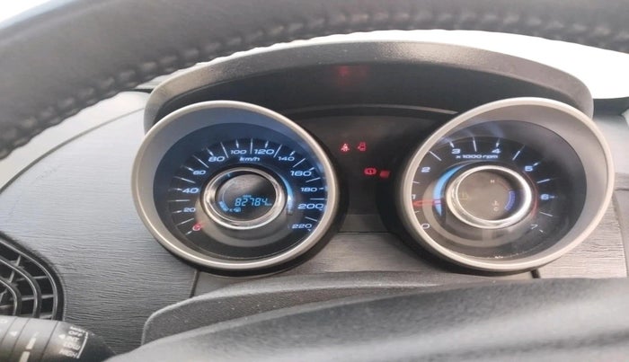 2016 Mahindra XUV500 W10, Diesel, Manual, 82,784 km, interior