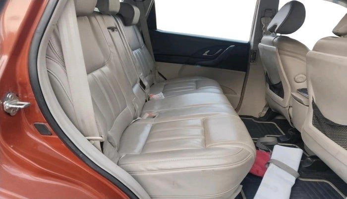 2016 Mahindra XUV500 W10, Diesel, Manual, 82,784 km, interior