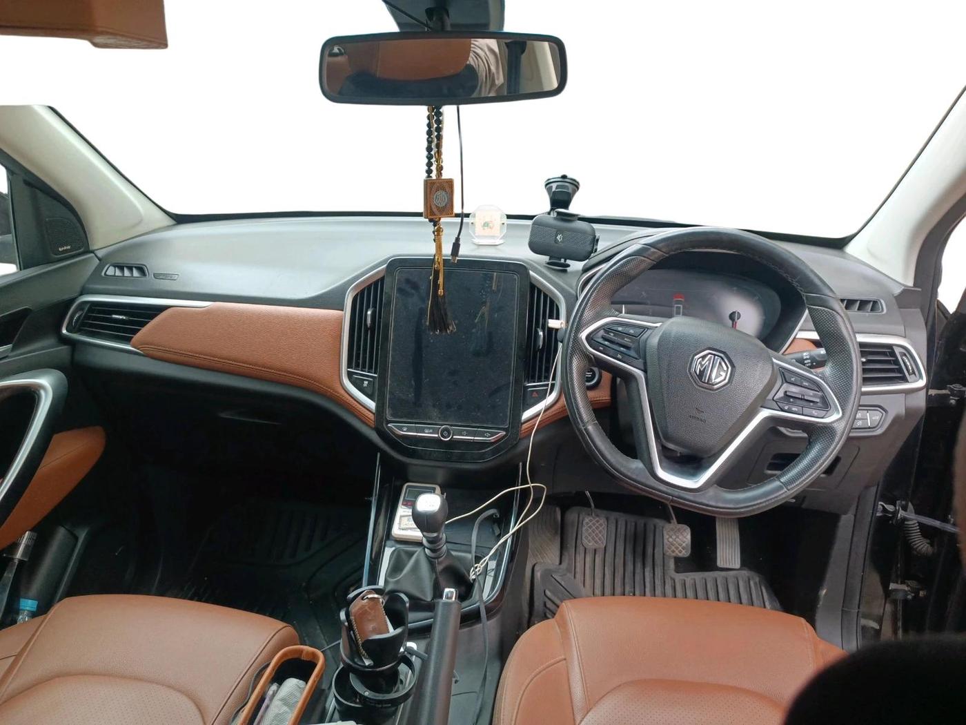 2021 MG HECTOR PLUS SHARP 1.5 PETROL TURBO HYBRID MT 6-STR, Petrol, Manual, 78,990 km, interior