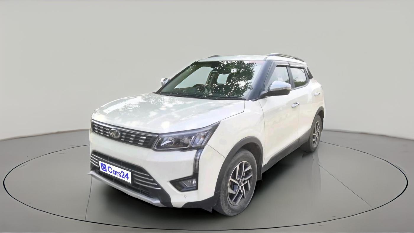 2022 Mahindra XUV300 W8 (O) 1.2 PETROL, Petrol, Manual, 1,05,184 km, exterior