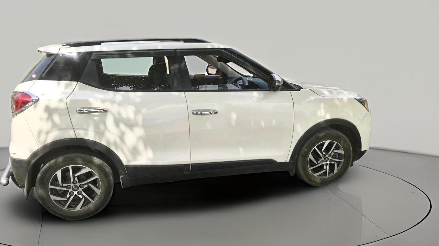 2022 Mahindra XUV300 W8 (O) 1.2 PETROL, Petrol, Manual, 1,05,184 km, exterior