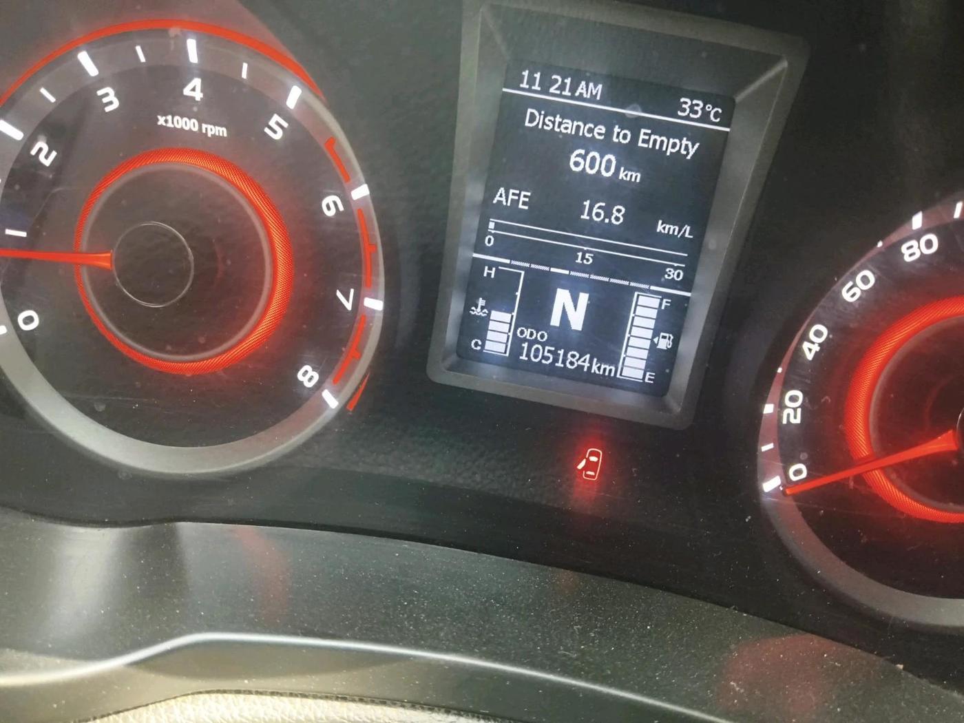 2022 Mahindra XUV300 W8 (O) 1.2 PETROL, Petrol, Manual, 1,05,184 km, interior