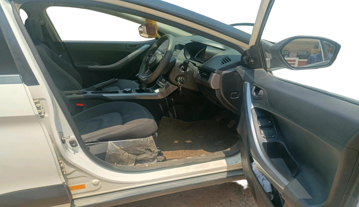 2022 Tata NEXON XM SUNROOF DIESEL, Diesel, Manual, 64,833 km, interior