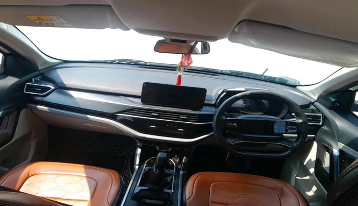 2024 Tata Safari PURE PLUS, Diesel, Manual, 33,340 km, interior