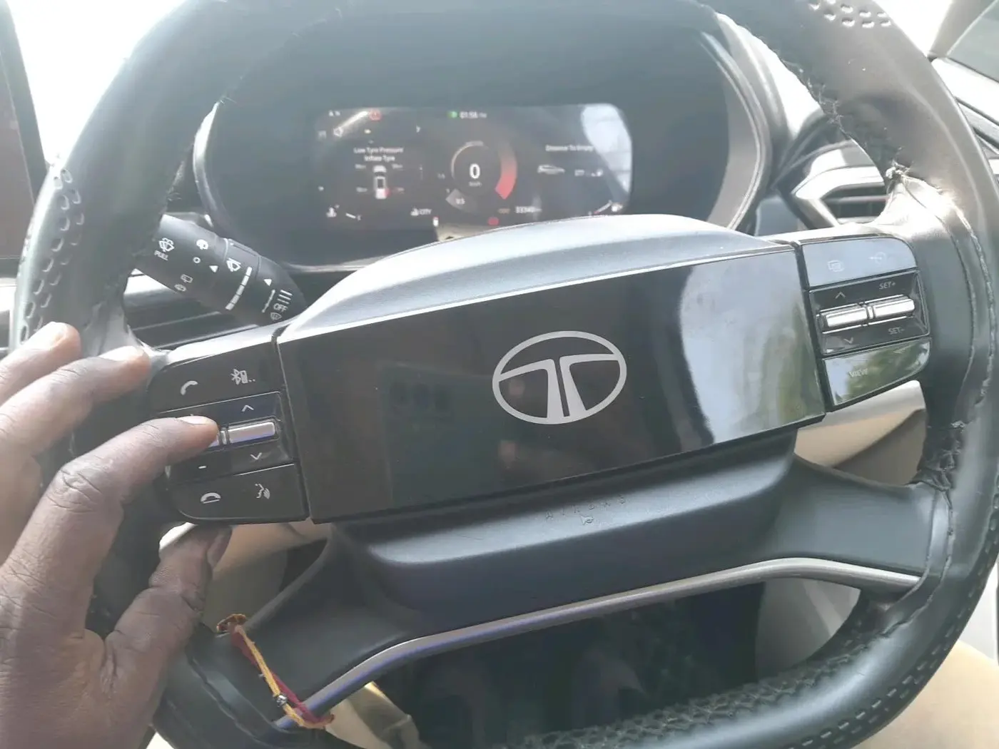 2024 Tata Safari PURE PLUS, Diesel, Manual, 34,385 km, interior