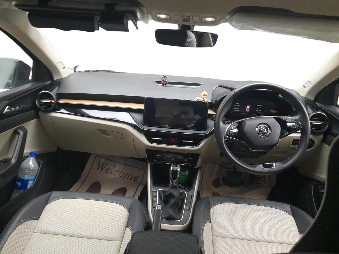 2025 Skoda SLAVIA Prestige 1.0L TSI AT, Petrol, Automatic, 15,109 km, interior
