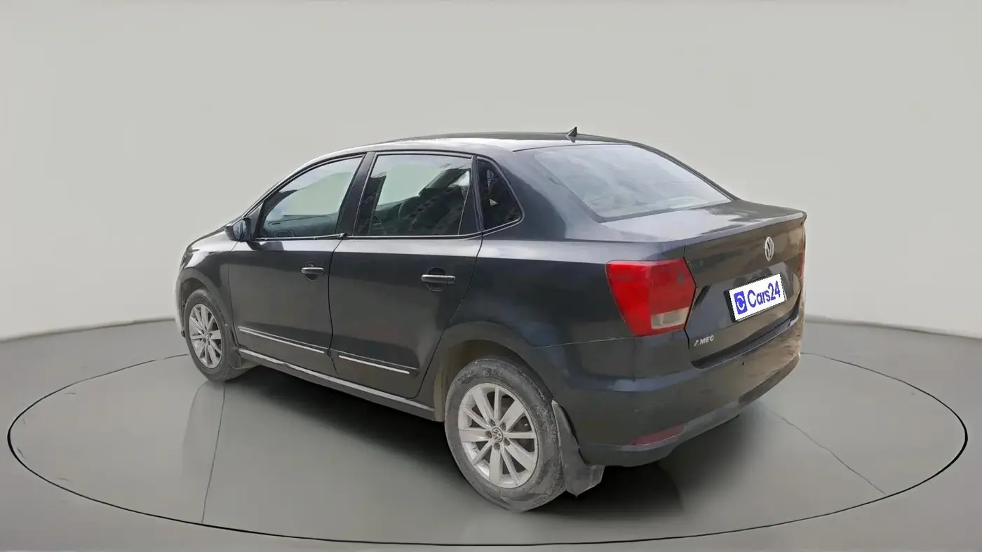 2017 Volkswagen Ameo HIGHLINE1.2L, Petrol, Manual, 1,22,158 km, exterior